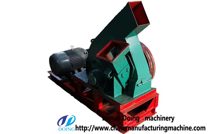 What is the hydraulic system of wood chipper machine?