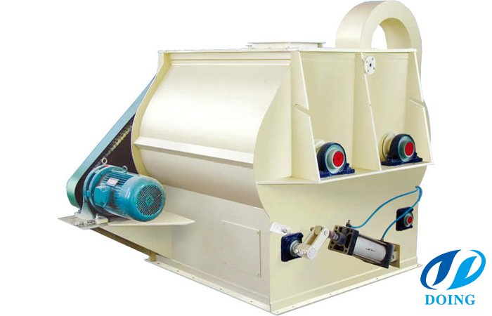 Poultry feed mixer